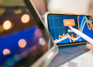 Bitcoin, Ethereum ve forex alternatiflerini inceleyen çok piyasalı yatırımcı